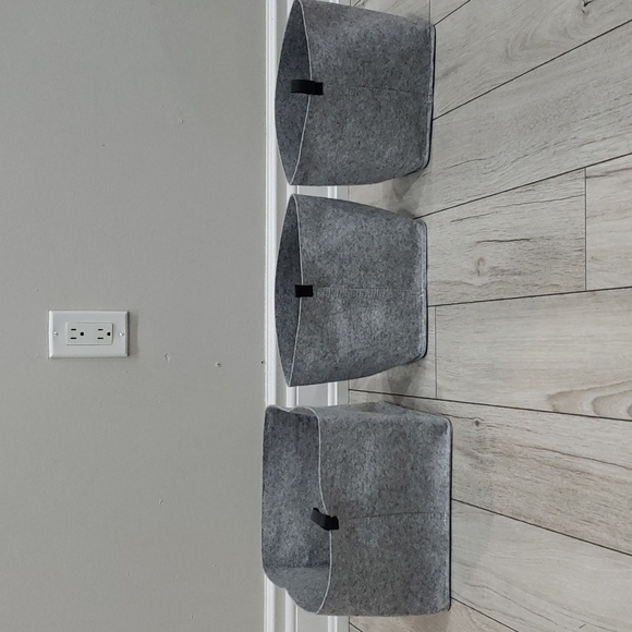 3/$35 Set of 3 felt baskets from IKEA (RAGGISAR) - Picture 4 of 6
